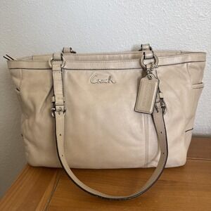 Coach Gallery Leather Shoulder Handbag Tote Purse Beige F17721 READ